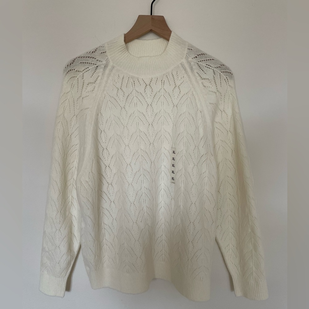 Uniqlo mockneck pointelle knit sweater size XL